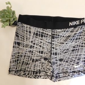 WOMEN 3" Dri Fit NIKE PRO Black Print Women Size L